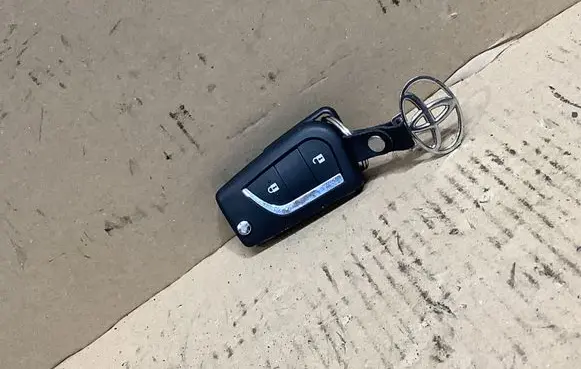 Toyota Yaris Ignition key/card A03TAA MR6206