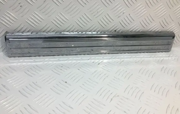 Mercedes-Benz S W220 Front sill trim cover A2206805535