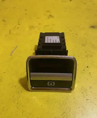 Mercedes-Benz S W221 Hand parking brake switch 2215401445