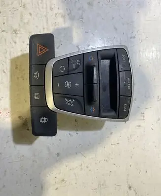 Renault Megane III Climate control unit 275100002R
