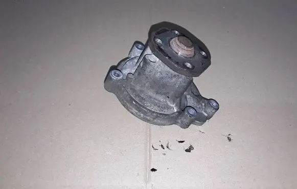 Mercedes-Benz A W169 Water pump R266201