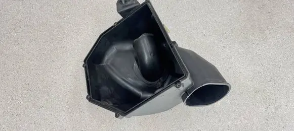 BMW M6 Air filter box 7843292 13717843292