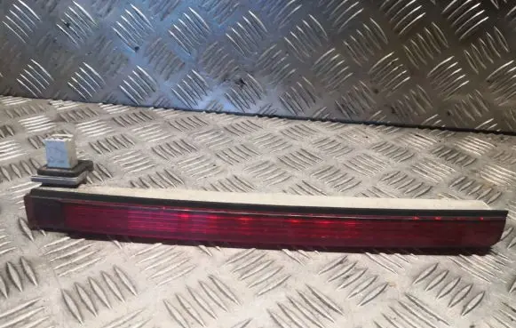 Mercedes-Benz E W211 Third/center stoplight 2118200256 A2118200256
