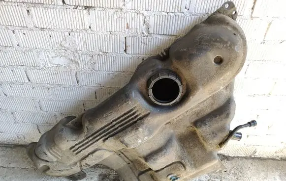 Renault Megane II Fuel tank 8200237881 8200237883