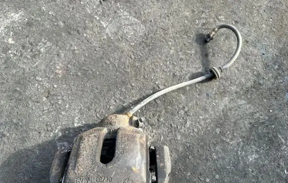BMW X5 E53 Front brake caliper