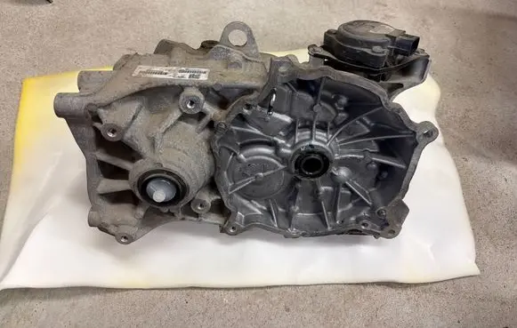 Nissan Leaf II (ZE1) Electric car Transmission 320105SH5F