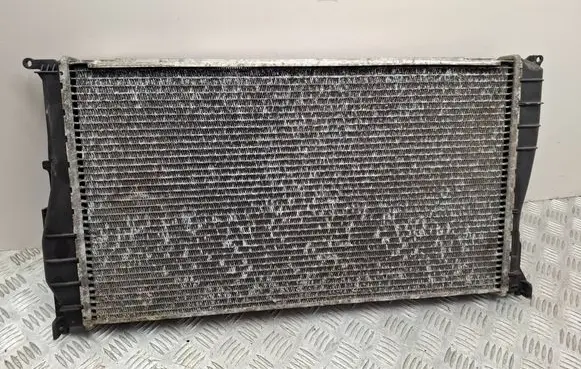 BMW 3 E90 E91 Coolant radiator 4208898