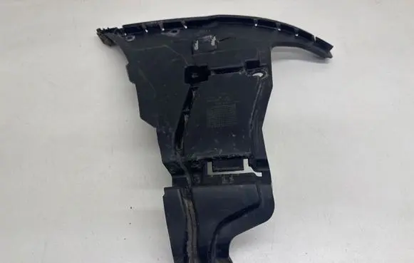 Volvo S60 Front bumper mounting bracket 08693182