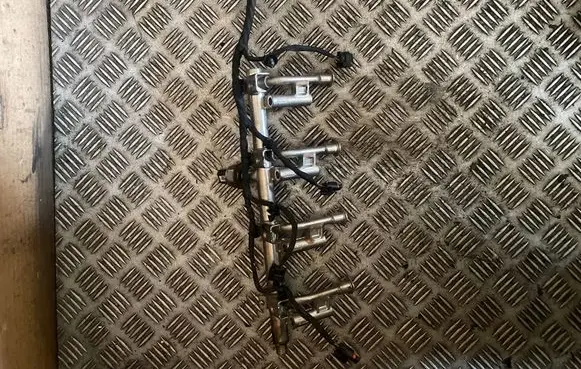 Ford Fusion II Fuel main line pipe DS7G9H487DC