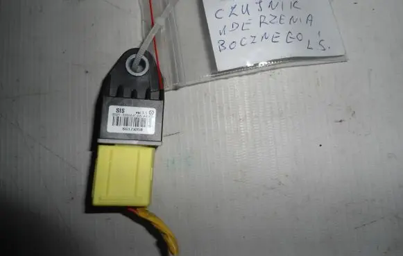 Hyundai i40 Airbag deployment crash/impact sensor