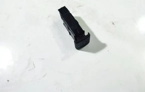 Land Rover Freelander Windscreen/window heater switch 03035013 YUG102540