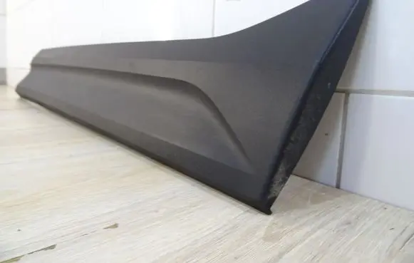 Volvo XC40 Front door trim (molding) 31448317