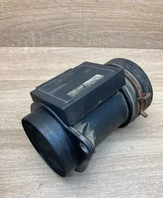 Audi 80 90 S2 B4 Mass air flow meter 71822151