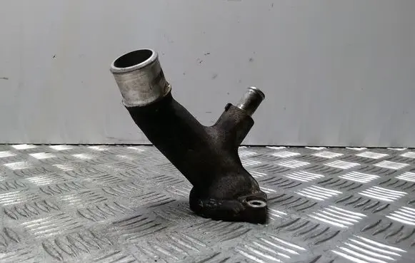 Toyota RAV 4 (XA20) Engine coolant pipe/hose