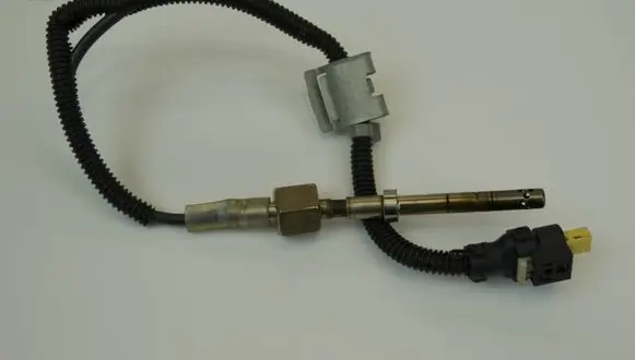Mercedes-Benz C W205 Oil temperature sensor A0009058904