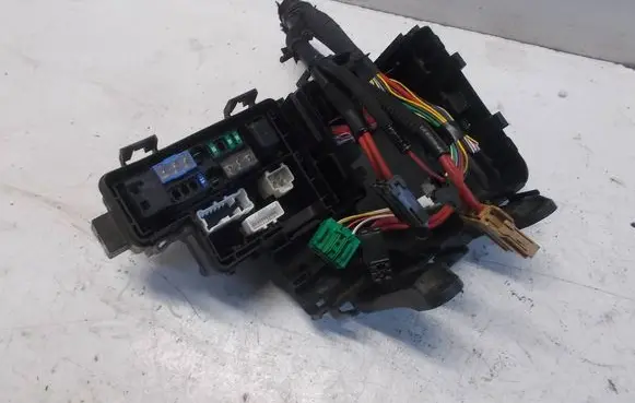 Renault Talisman Battery relay fuse 