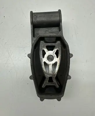 Volvo C40 Engine mount bracket 31686298
