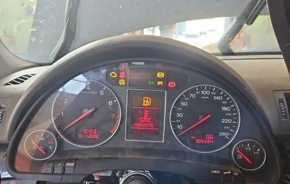 Speedometer (instrument cluster)