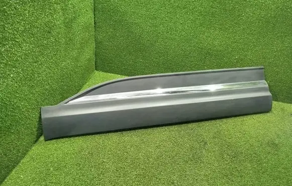 Renault Koleos II Front door trim (molding) 808217185R