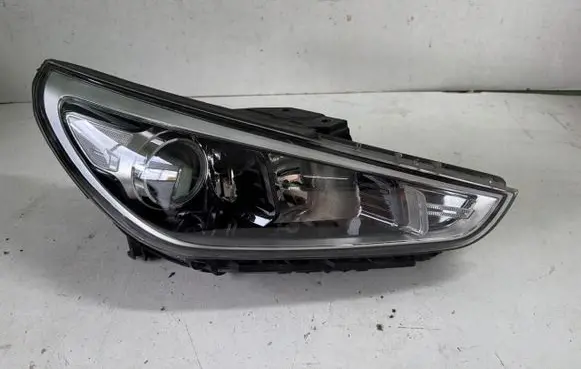 Hyundai i30 Headlight/headlamp G4921-22020