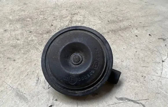 Suzuki Liana Horn signal 000329