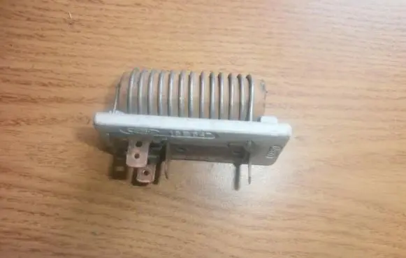 Ford Fiesta Heater blower motor/fan resistor 18b647