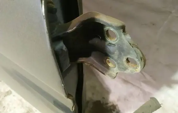 Mitsubishi Pajero Sport I Front door upper hinge