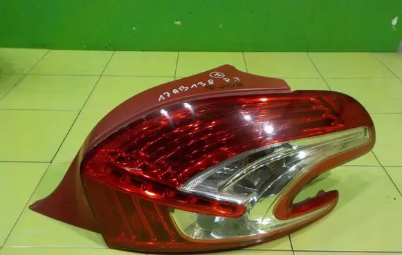 Peugeot 208 I Rear/tail lights 9672628380