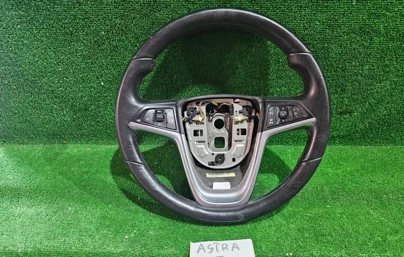 Opel Astra J Steering wheel 13351029 0060021821 307177099P10AH