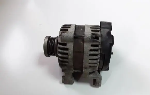 Opel Zafira C Generator/alternator 13581885