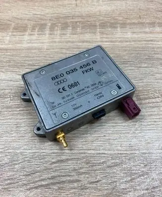 Audi A8 S8 D3 4E Aerial antenna amplifier 8E0035456B