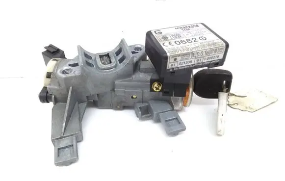 Mitsubishi Pajero Ignition lock MR329406 X1T14071M IMB21101
