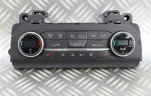 Ford Kuga III Climate control/heater control trim LJ6T18C612HC