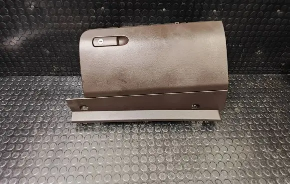 Volkswagen Touareg II Glove box set 7P1857097