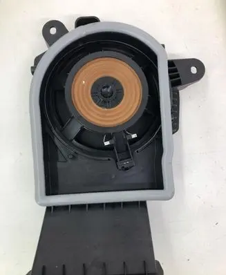 BMW 2 Active Tourer U06 Subwoofer speaker