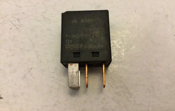Volvo S40, V40 Other relay MB95338211 95338211