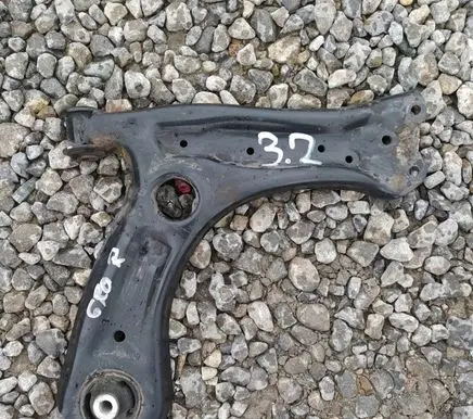 Volkswagen Polo V 6R Front lower control arm/wishbone 6R0407152F