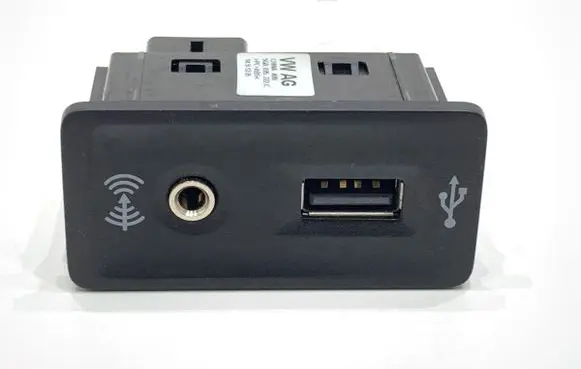 Volkswagen Golf VII USB socket connector 5G0035222C