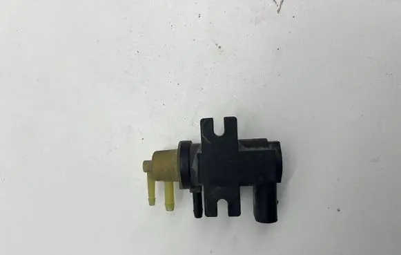 Volkswagen Caddy Turbo solenoid valve 1K0906627A
