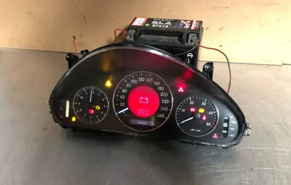 Mercedes-Benz E W211 Speedometer (instrument cluster) A2115406148 110080351101