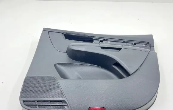 Seat Alhambra (Mk2) Front door card panel trim 7N1867012