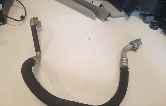 Audi A4 S4 B8 8K Air conditioning (A/C) pipe/hose 8K0260701D 17478100