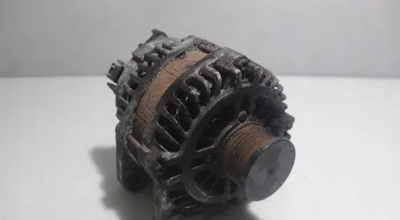 Opel Vivaro Generator/alternator
