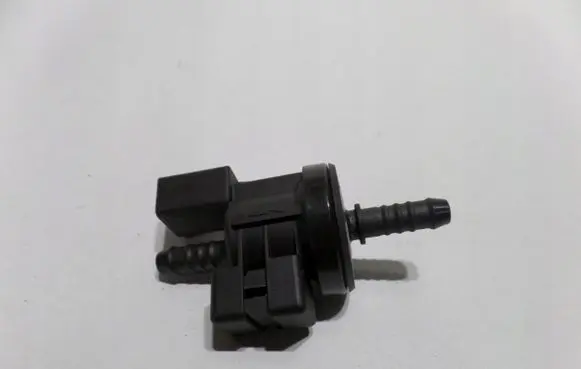 Audi A4 S4 B7 8E 8H Vacuum valve 06E906517A
