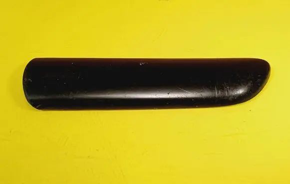 Mazda 323 F Front arch trim 