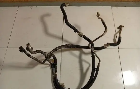 Ford Transit Air conditioning (A/C) pipe/hose 