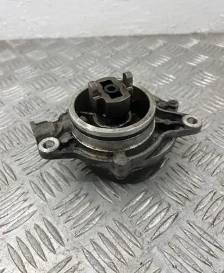 BMW 3 E90 E91 Vacuum pump