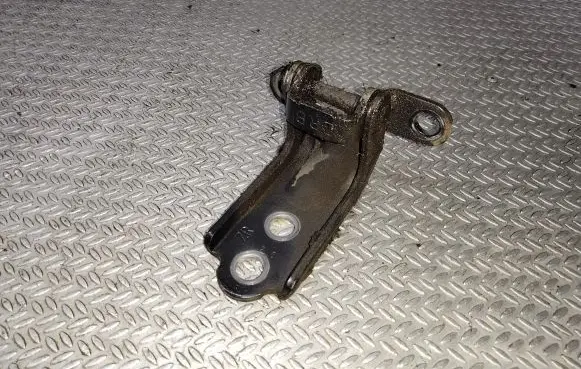 Subaru Forester SH Rear door lower hinge