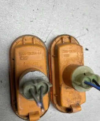 Ford Fiesta Front fender indicator light 2S6A13K354AO