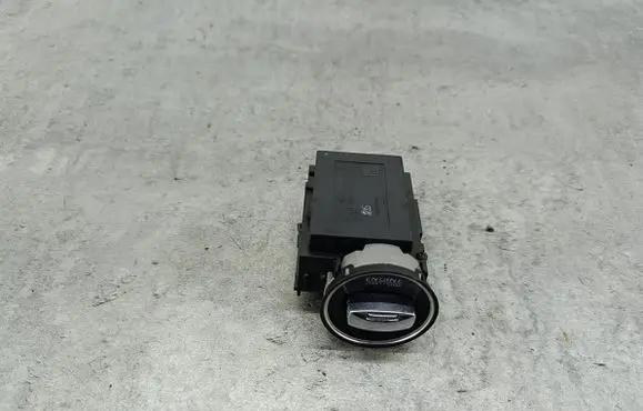 Volkswagen PASSAT B6 Ignition lock 3C0905843Q